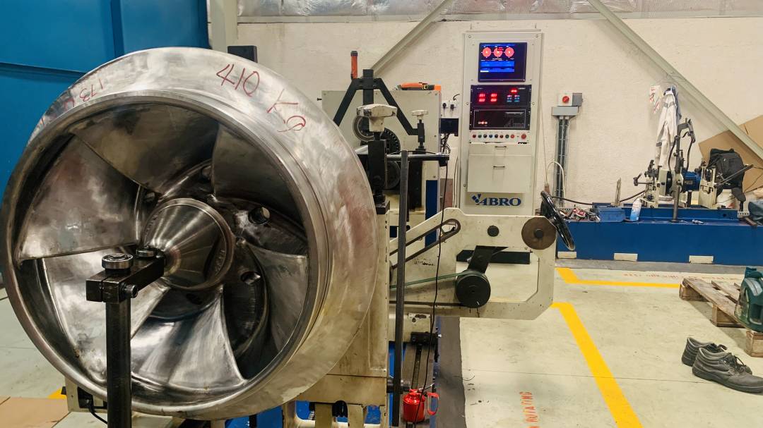 DYNAMIC BALANCING MACHINE impeller